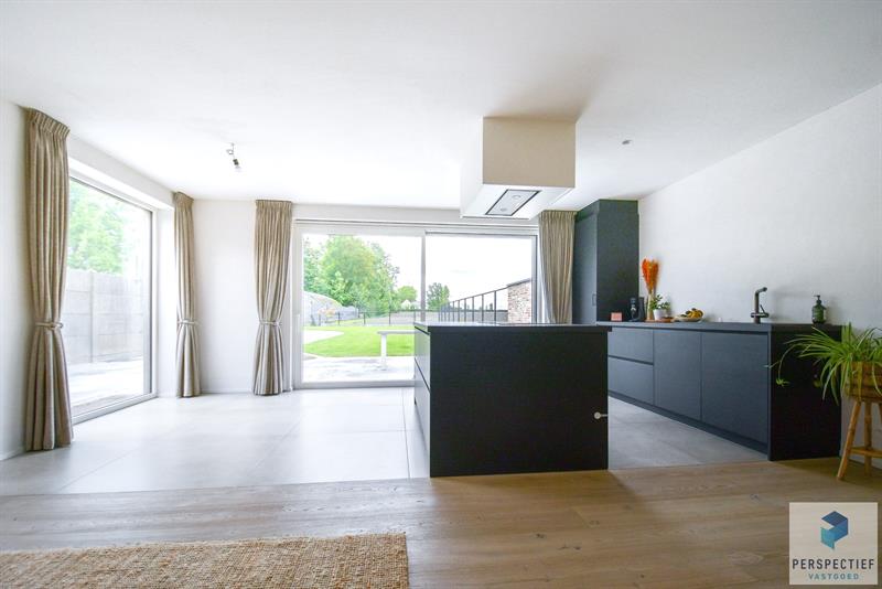 | IN OPTIE - COMPROMIS IN OPMAAK |MOOI AFGEWERKTE WONING met GROTE LOODS op tot opp 865m² - 12