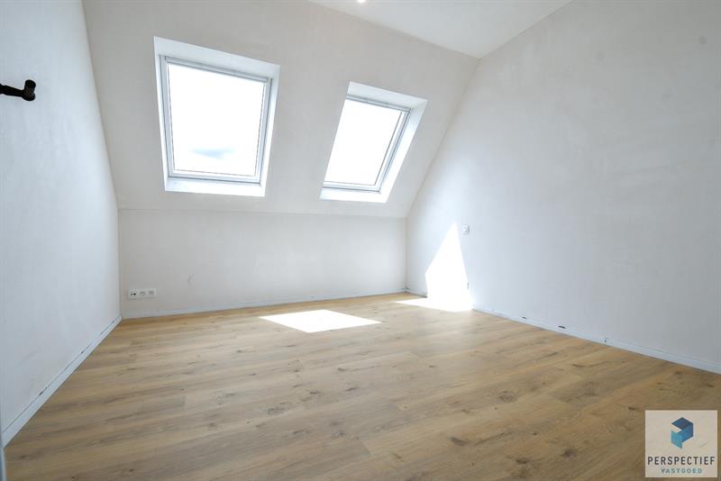 | IN OPTIE - COMPROMIS IN OPMAAK |MOOI AFGEWERKTE WONING met GROTE LOODS op tot opp 865m² - 30