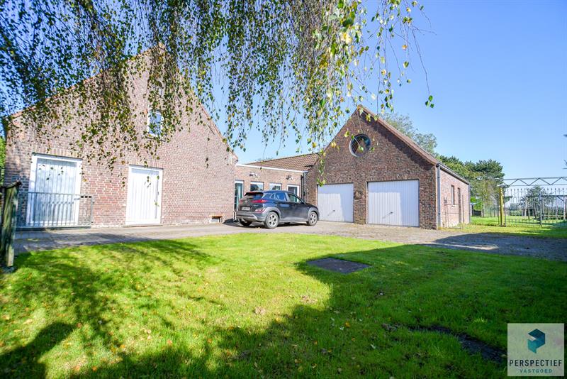 IN OPTIE NA 1 WEEK  - COMPROMIS IN OPMAAK  |  UITERST idyllisch  gelegen woning met GROTE garage/atelier en tuin op 1966m²