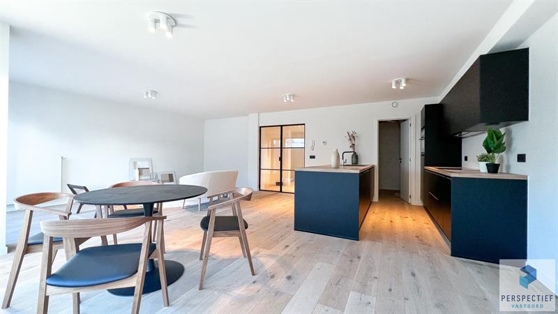 Vernieuwd ruim appartement (114m²) met 2 slaapkamers en terras aan de markt van Oedelem. - 6