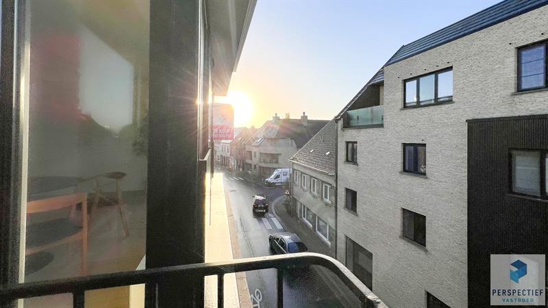 Vernieuwd ruim appartement (114m²) met 2 slaapkamers en terras aan de markt van Oedelem. - 16